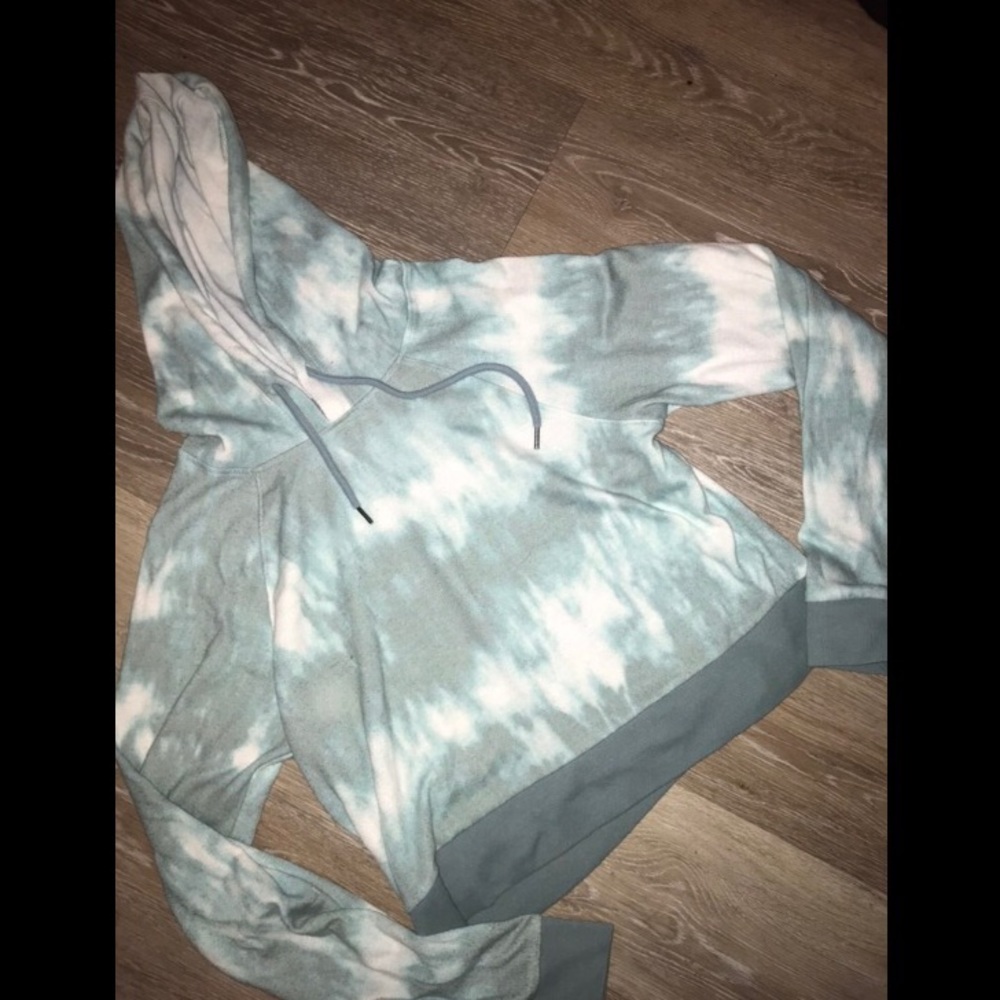 Tie dye cropped hoodie
